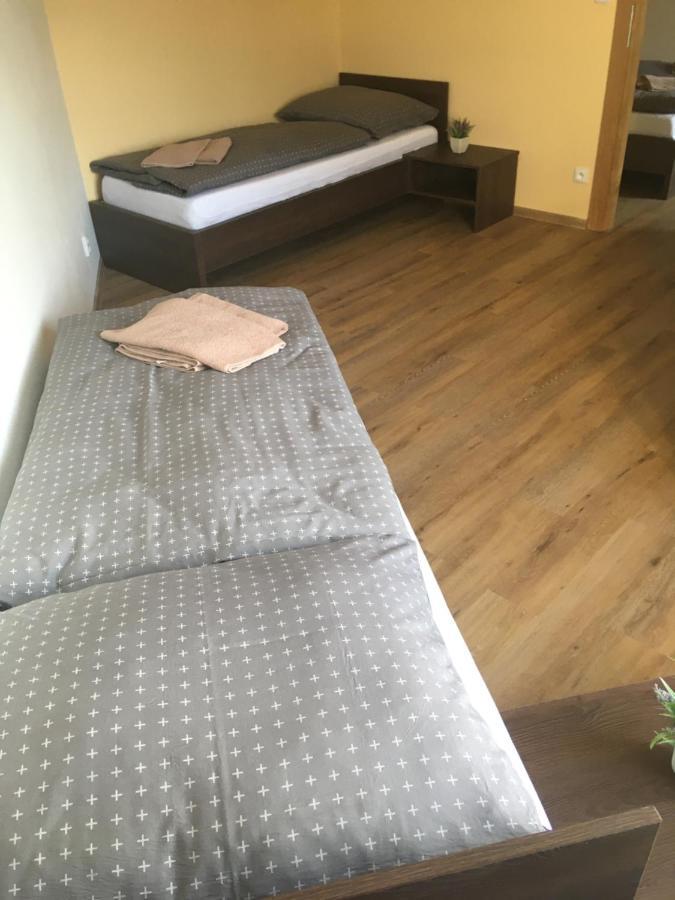 Penzion A Pivnice Varna Velka Bystrice Екстер'єр фото