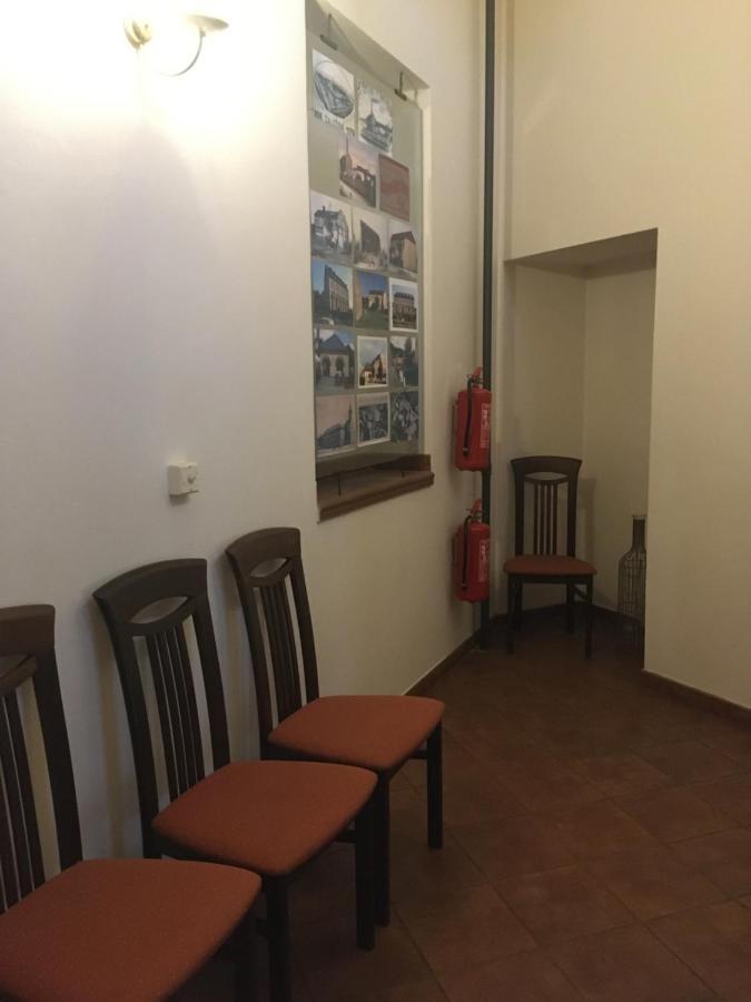 Penzion A Pivnice Varna Velka Bystrice Екстер'єр фото